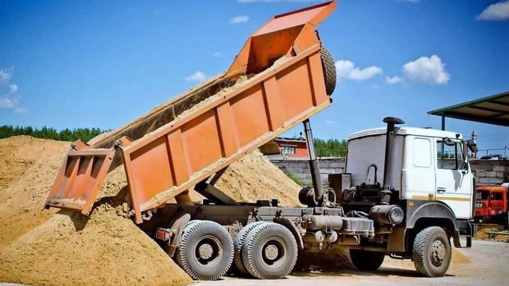 доставка песка с карьера